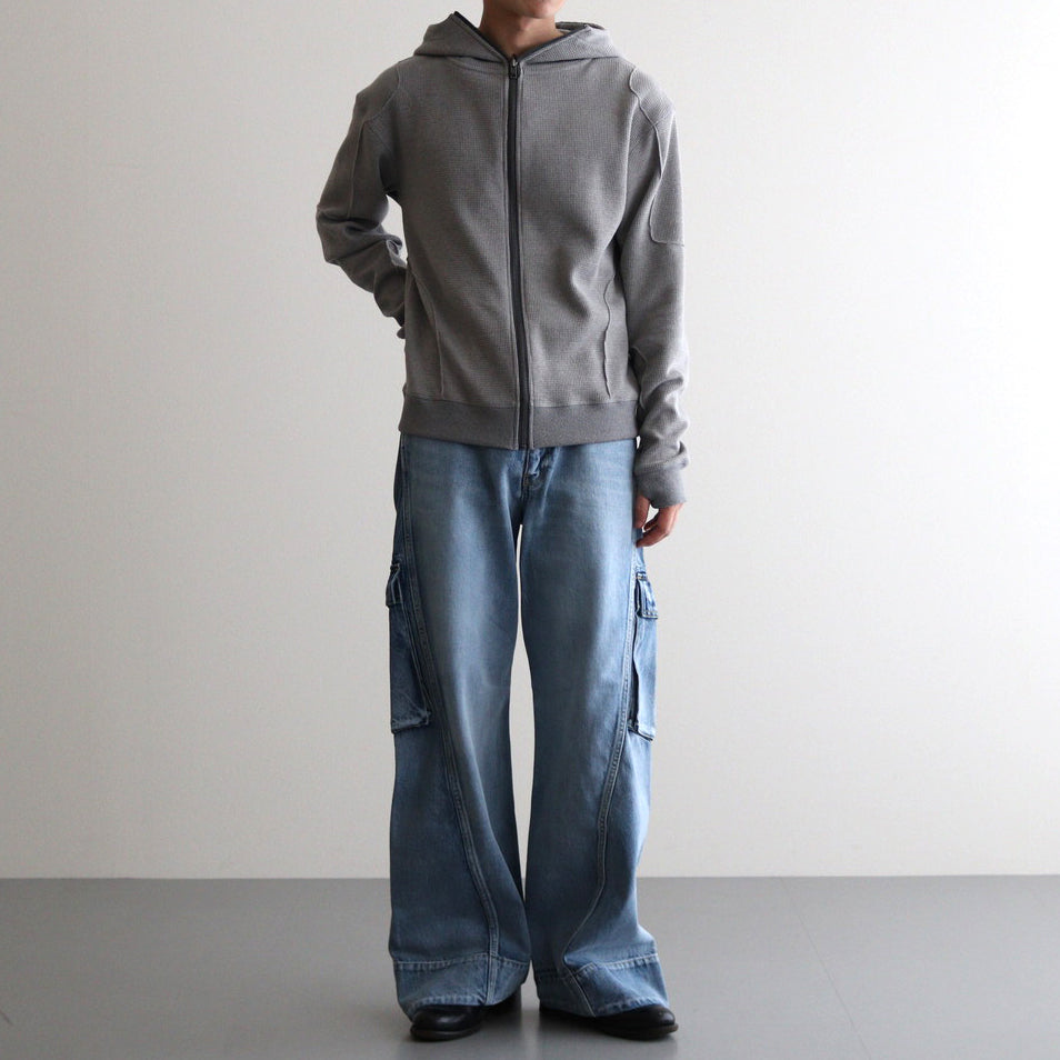 男性モデル(ハラ):172cm 58kg 着用サイズ:M