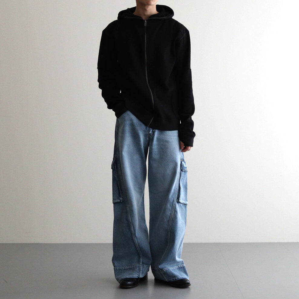 男性モデル(ハラ):172cm 58kg 着用サイズ:L