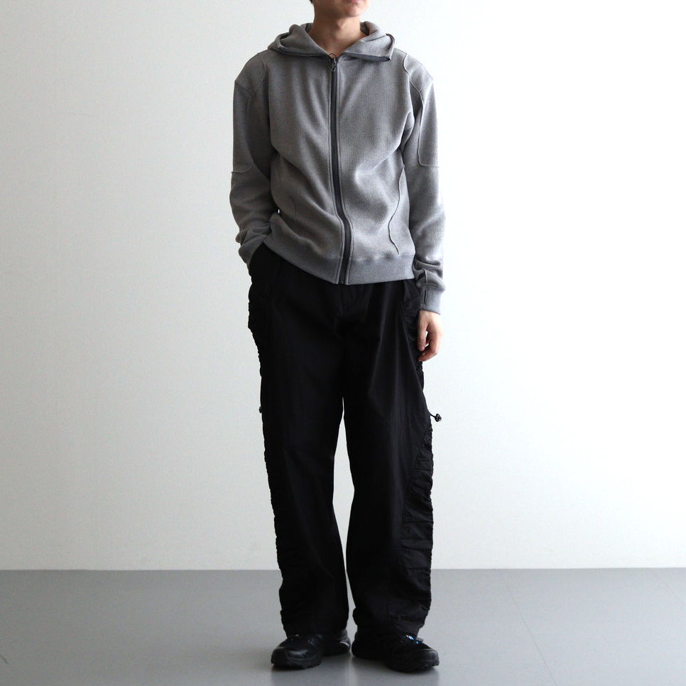 男性モデル(ハラ):172cm 58kg 着用サイズ:M