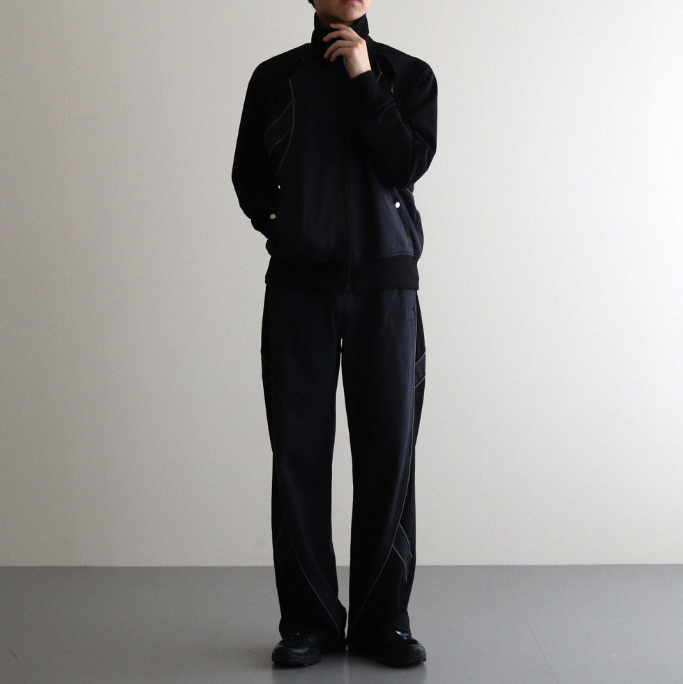 男性モデル(ハラ):172cm 58kg 着用サイズ:M
