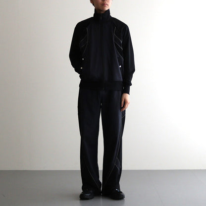 男性モデル(ハラ):172cm 58kg 着用サイズ:M
